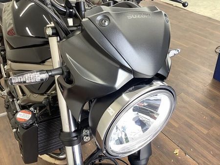 スズキ SV650 SV650 トレリスフレームの綺麗な造形とVツインのトルク感が特徴のミドルクラスネイキッド 10