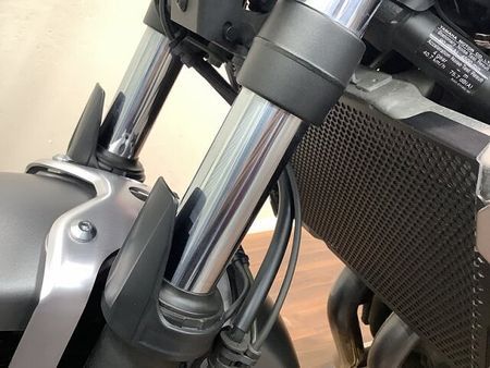 ヤマハ XSR700 【マル得】★XSR700★ ネオクラシカルの美しい造形にハイパワーエンジンを積んだミドルク 16
