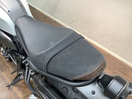 ヤマハ XSR700 【マル得】★XSR700★ ネオクラシカルの美しい造形にハイパワーエンジンを積んだミドルク 9