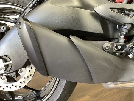 スズキ GSX1000S カタナ (刀) KATANA1000 名の通りの切れ味ある走りは今も顕在!かつての名車のリバイバルモデル! 13