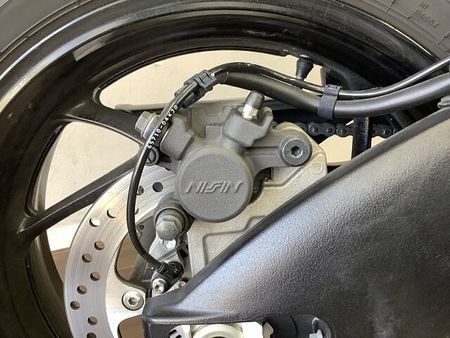 スズキ GSX1000S カタナ (刀) KATANA1000 名の通りの切れ味ある走りは今も顕在!かつての名車のリバイバルモデル! 15