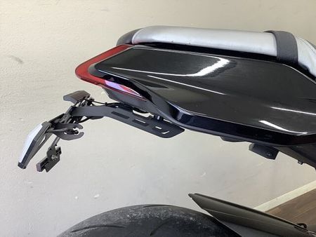 スズキ GSX1000S カタナ (刀) KATANA1000 名の通りの切れ味ある走りは今も顕在!かつての名車のリバイバルモデル! 16
