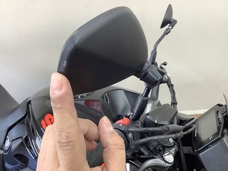 スズキ GSX1000S カタナ (刀) KATANA1000 名の通りの切れ味ある走りは今も顕在!かつての名車のリバイバルモデル! 21