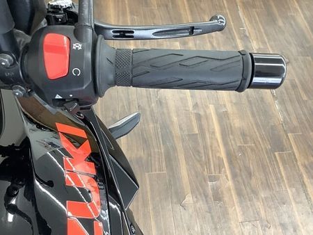 スズキ GSX1000S カタナ (刀) KATANA1000 名の通りの切れ味ある走りは今も顕在!かつての名車のリバイバルモデル! 31