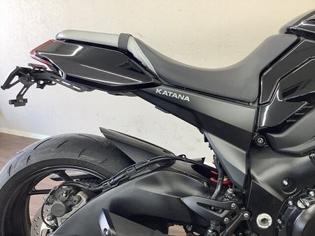 スズキ GSX1000S カタナ (刀) KATANA1000 名の通りの切れ味ある走りは今も顕在!かつての名車のリバイバルモデル! 36