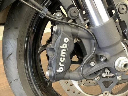 スズキ GSX1000S カタナ (刀) KATANA1000 名の通りの切れ味ある走りは今も顕在!かつての名車のリバイバルモデル! 8