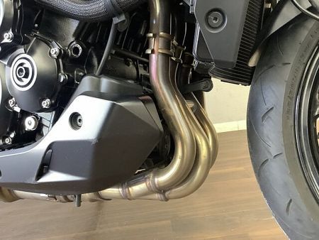 スズキ GSX1000S カタナ (刀) KATANA1000 名の通りの切れ味ある走りは今も顕在!かつての名車のリバイバルモデル! 9