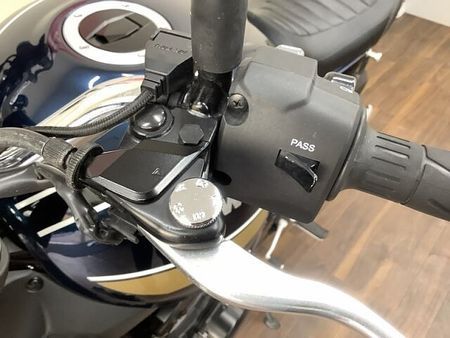 カワサキ Z900RS Z900RS 形こそ往年の名車ながらABS・ETC等現代の装備を充実させたクラフトマンシッ 23