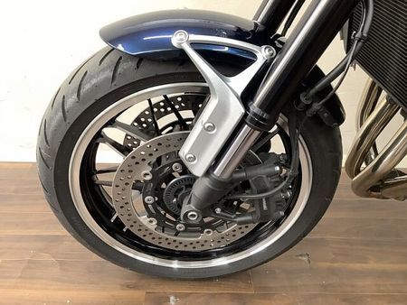 カワサキ Z900RS Z900RS 形こそ往年の名車ながらABS・ETC等現代の装備を充実させたクラフトマンシッ 28