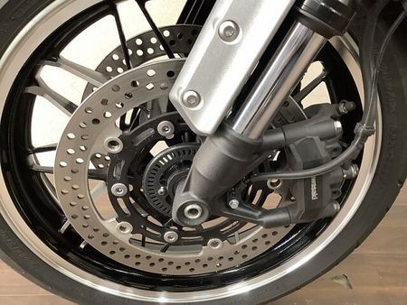 カワサキ Z900RS Z900RS 形こそ往年の名車ながらABS・ETC等現代の装備を充実させたクラフトマンシッ 29