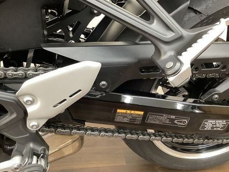 カワサキ Z900RS Z900RS 形こそ往年の名車ながらABS・ETC等現代の装備を充実させたクラフトマンシッ 38