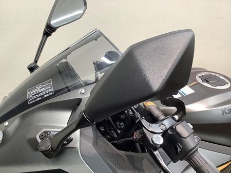 カワサキ ZX-25R 【マル得】ニンジャZX-25R SE シャープさ際立つガンメタリックカラーが特徴の2022 20