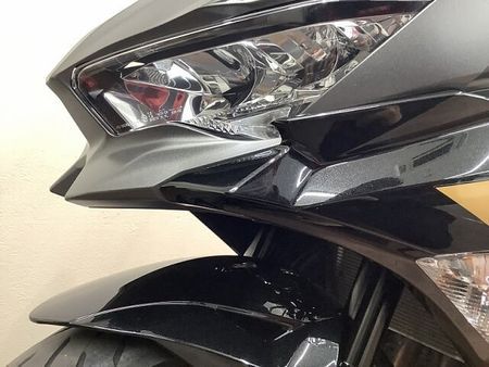 カワサキ ZX-25R 【マル得】ニンジャZX-25R SE シャープさ際立つガンメタリックカラーが特徴の2022 23