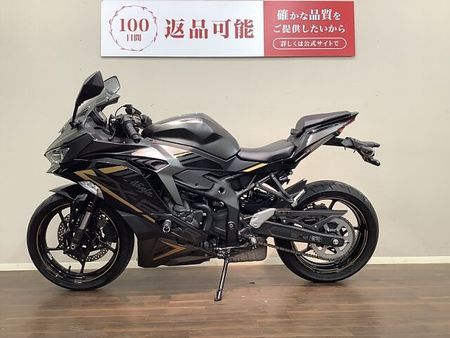 カワサキ ZX-25R 【マル得】ニンジャZX-25R SE シャープさ際立つガンメタリックカラーが特徴の2022 3