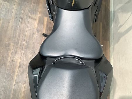 カワサキ ZX-25R 【マル得】ニンジャZX-25R SE シャープさ際立つガンメタリックカラーが特徴の2022 5