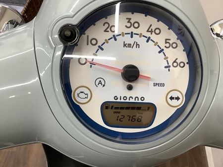 ホンダ ジョルノ ジョルノ 大き目のヘッドライトと低めのシート高設計で乗り易さ満点!レトロで可愛いデザインで 4