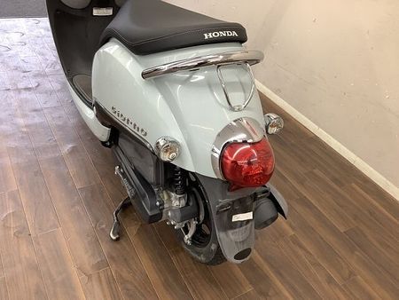 ホンダ ジョルノ ジョルノ 大き目のヘッドライトと低めのシート高設計で乗り易さ満点!レトロで可愛いデザインで 38