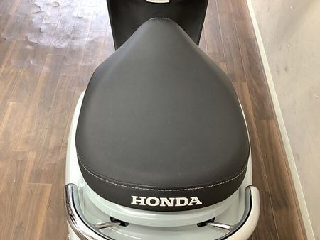 ホンダ ジョルノ ジョルノ 大き目のヘッドライトと低めのシート高設計で乗り易さ満点!レトロで可愛いデザインで 5