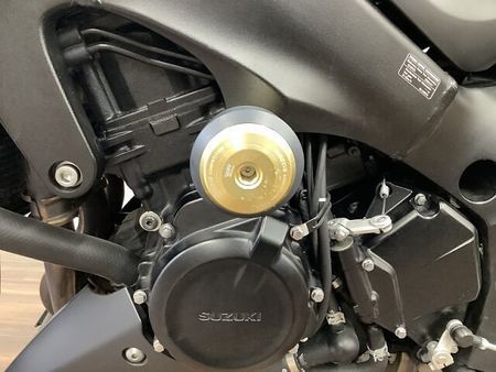 スズキ GSX-S1000 GSX-S1000 ストファイらしい力強いボディと軽量な車体で乗りやすさも両立させた大型ネ 27