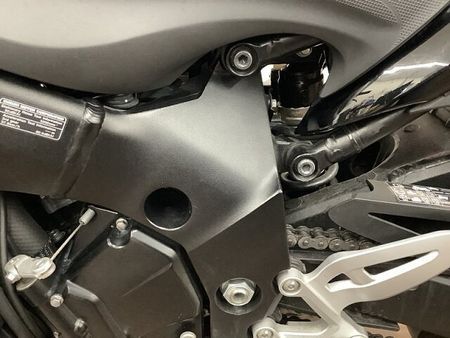 スズキ GSX-S1000 GSX-S1000 ストファイらしい力強いボディと軽量な車体で乗りやすさも両立させた大型ネ 30