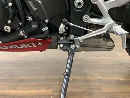 スズキ GSX-S1000 GSX-S1000 ストファイらしい力強いボディと軽量な車体で乗りやすさも両立させた大型ネ 31