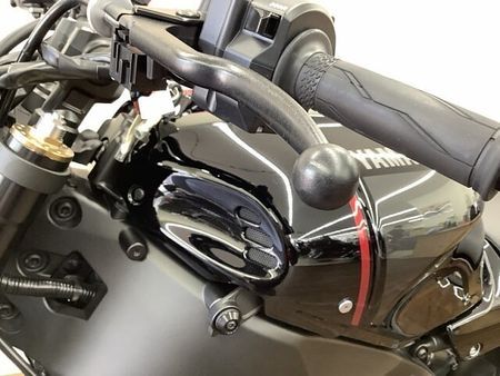 ヤマハ XSR900 XSR900 大型バイクの迫力も兼ね備えたネオレトロの皮を被った狼!安心の赤キー付属! 21