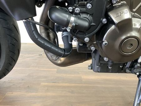 ヤマハ XSR900 XSR900 大型バイクの迫力も兼ね備えたネオレトロの皮を被った狼!安心の赤キー付属! 26