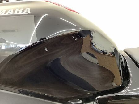 ヤマハ XSR900 XSR900 大型バイクの迫力も兼ね備えたネオレトロの皮を被った狼!安心の赤キー付属! 31