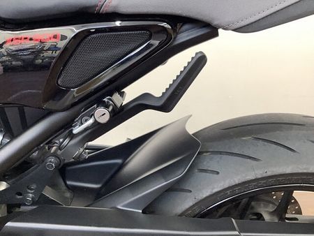 ヤマハ XSR900 XSR900 大型バイクの迫力も兼ね備えたネオレトロの皮を被った狼!安心の赤キー付属! 38
