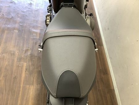 ヤマハ XSR900 XSR900 大型バイクの迫力も兼ね備えたネオレトロの皮を被った狼!安心の赤キー付属! 4