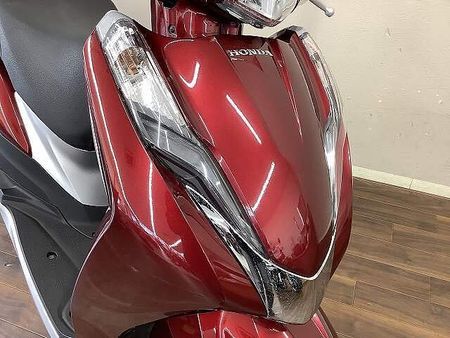 ホンダ リード125 リード125 ゆとりのある走りとキリっとしたデザインが特徴の快速スクーター 14