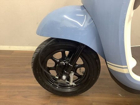 ホンダ ジョルノ ジョルノ 曲線を基調にしたレトロなフォルムに定評ある1台!綺麗なボニーブルーのデラックス♪ 22