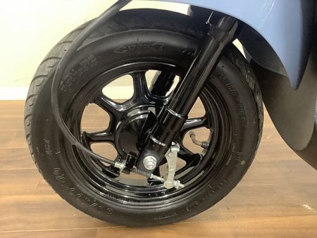 ホンダ ジョルノ ジョルノ 曲線を基調にしたレトロなフォルムに定評ある1台!綺麗なボニーブルーのデラックス♪ 23