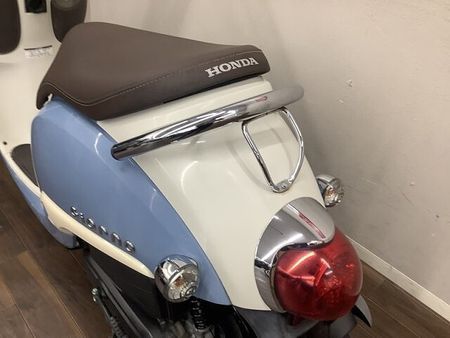 ホンダ ジョルノ ジョルノ 曲線を基調にしたレトロなフォルムに定評ある1台!綺麗なボニーブルーのデラックス♪ 29
