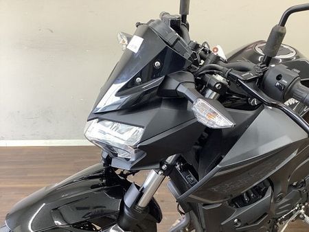 カワサキ Z400 Z400 ”Sugomi"を具現化させた力強い造形とパワーを秘めた中型ネイキッド!エンジン 18