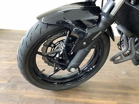カワサキ Z400 Z400 ”Sugomi"を具現化させた力強い造形とパワーを秘めた中型ネイキッド!エンジン 19