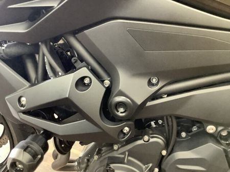 カワサキ Z400 Z400 ”Sugomi"を具現化させた力強い造形とパワーを秘めた中型ネイキッド!エンジン 24