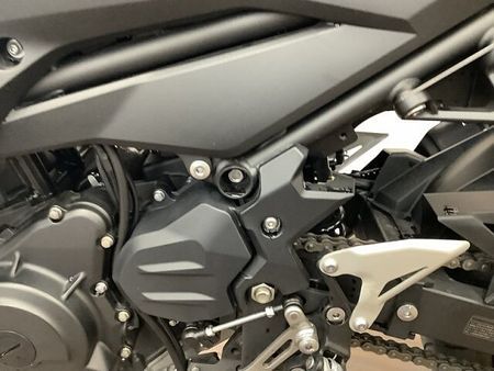 カワサキ Z400 Z400 ”Sugomi"を具現化させた力強い造形とパワーを秘めた中型ネイキッド!エンジン 27