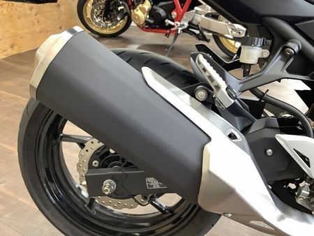 カワサキ Z400 Z400 ”Sugomi"を具現化させた力強い造形とパワーを秘めた中型ネイキッド!エンジン 39