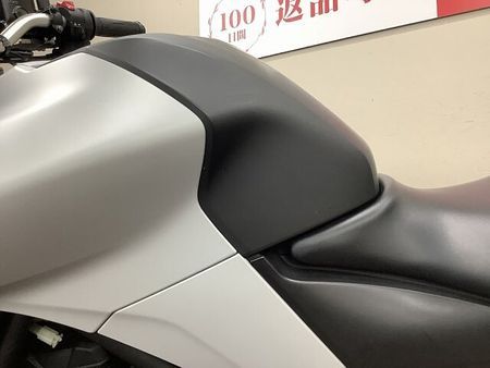 ヤマハ MT-03 (-2013) MT-03 近未来的なフォルムと絶妙なトルク感が楽しい中型ネイキッド!便利なリアボックス装 21