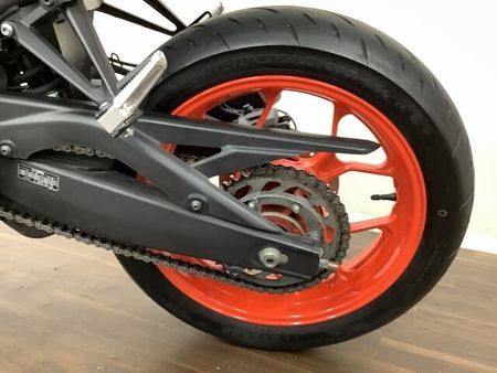 ヤマハ MT-03 (-2013) MT-03 近未来的なフォルムと絶妙なトルク感が楽しい中型ネイキッド!便利なリアボックス装 28