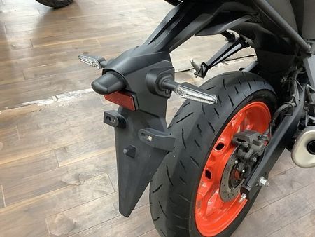 ヤマハ MT-03 (-2013) MT-03 近未来的なフォルムと絶妙なトルク感が楽しい中型ネイキッド!便利なリアボックス装 34