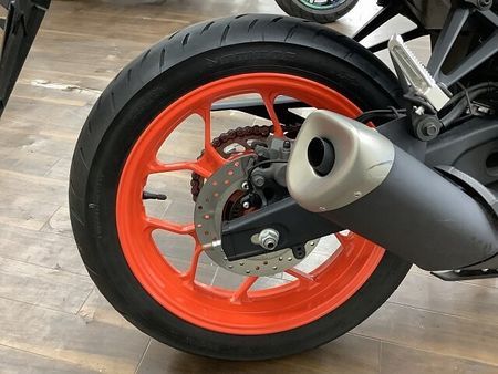 ヤマハ MT-03 (-2013) MT-03 近未来的なフォルムと絶妙なトルク感が楽しい中型ネイキッド!便利なリアボックス装 37