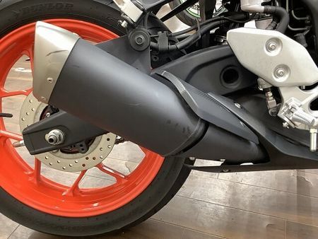 ヤマハ MT-03 (-2013) MT-03 近未来的なフォルムと絶妙なトルク感が楽しい中型ネイキッド!便利なリアボックス装 40