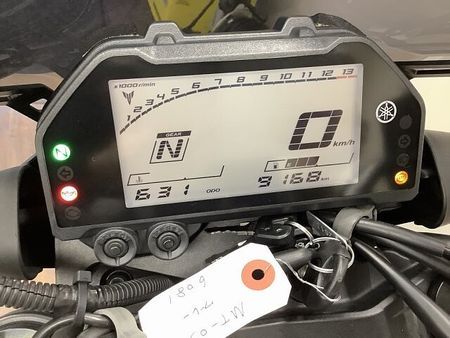 ヤマハ MT-03 (-2013) MT-03 近未来的なフォルムと絶妙なトルク感が楽しい中型ネイキッド!便利なリアボックス装 4