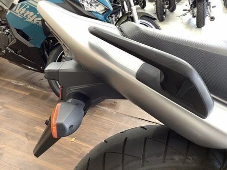ホンダ CB400スーパーフォア CB400スーパーフォア ブラウンゴールドのリムとマットシルバーのコントラスト美しい202 35
