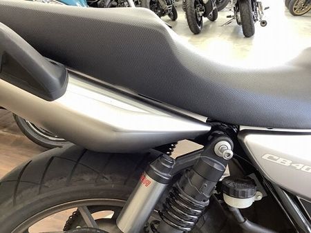ホンダ CB400スーパーフォア CB400スーパーフォア ブラウンゴールドのリムとマットシルバーのコントラスト美しい202 37