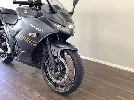 スズキ ジクサー SF250 【マル得】ジクサー250SF 軽量な車体とトルクフルなエンジンは日常使いに特におススメ!フ 3