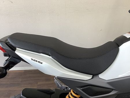 ホンダ グロム グロム コンパクトでスポーティーな走りが特長のミニバイク!四角目が特徴のJC75型!!! 19