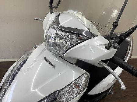 ホンダ リード125 リード125 流麗なボディと広々メットインで実用性が高い1台!走行時に有ってうれしい大型ス 12